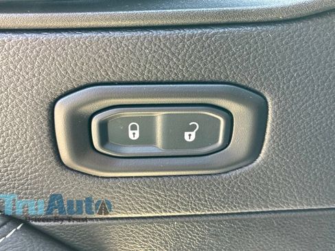 Used 2023 Jeep Wrangler Unlimited Sahara w/ Cold Weather Group AWD/4WD image 21