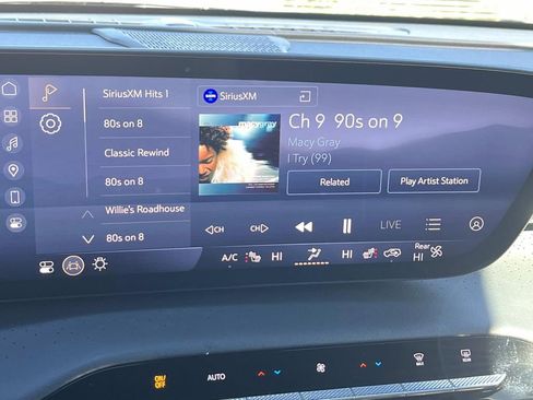 Used 2025 Buick Enclave Avenir w/ Trailering Package, 5000 lbs. image 32