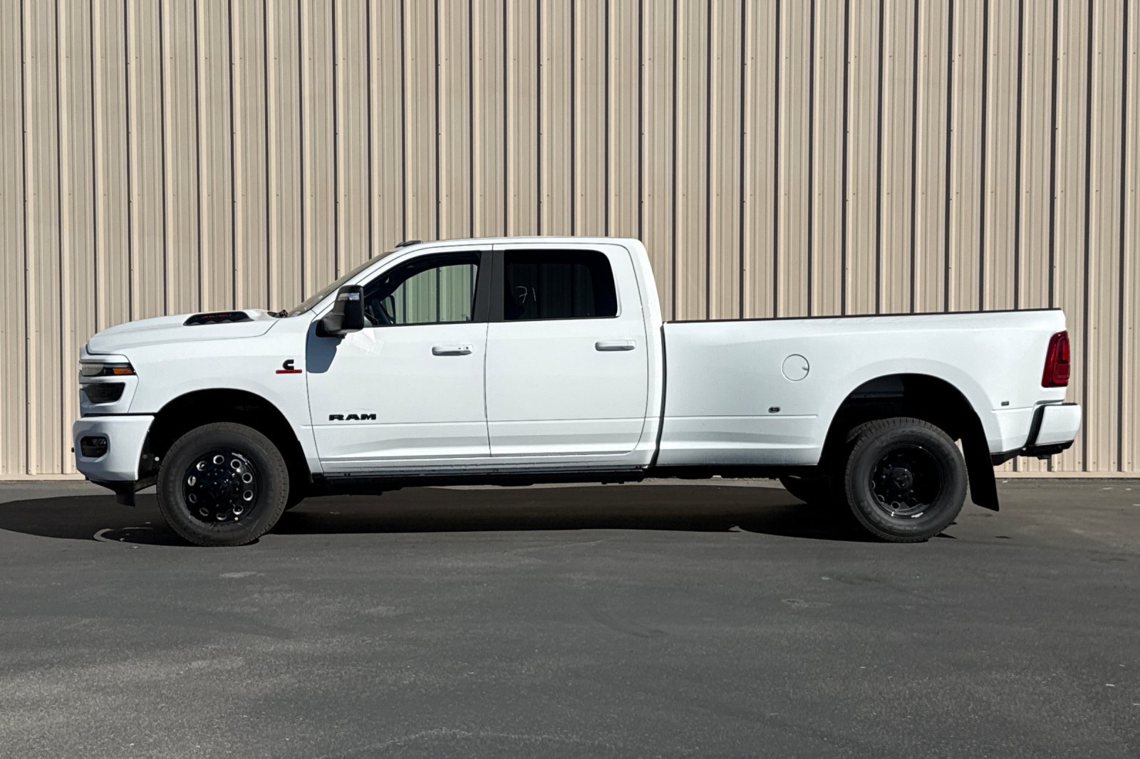 New 2026 RAM 3500 Laramie AWD/4WD image 13