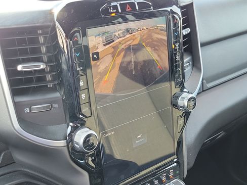 Used 2024 RAM 2500 Big Horn w/ Safety Group image 17