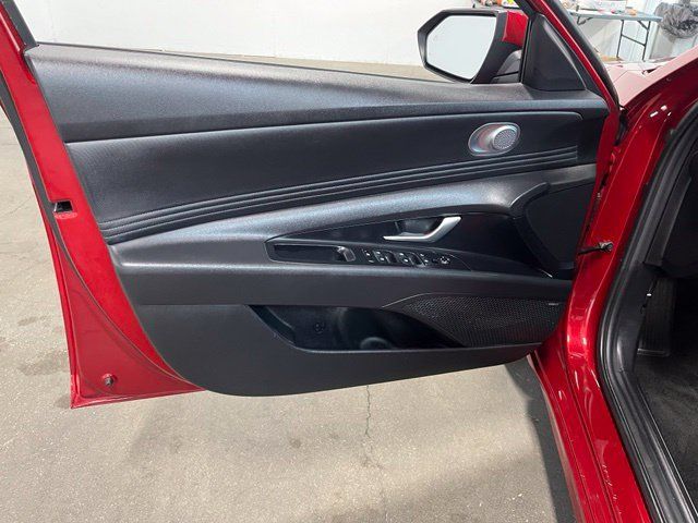 Used 2024 Hyundai Elantra Limited FWD image 25