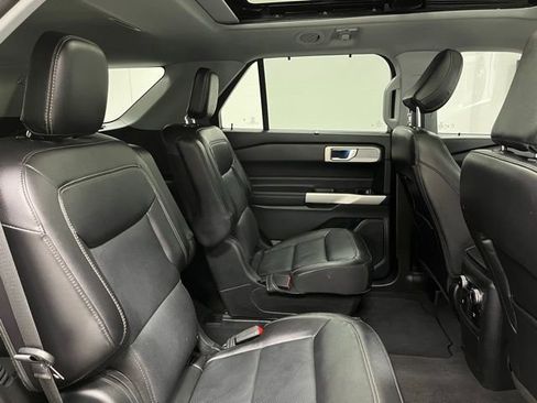 Used 2023 Ford Explorer Limited w/ Equipment Group 301A AWD/4WD image 53