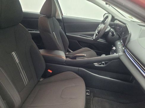 Used 2024 Hyundai Elantra SEL FWD image 21