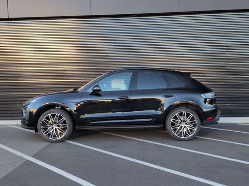 New 2026 Porsche Macan image 2