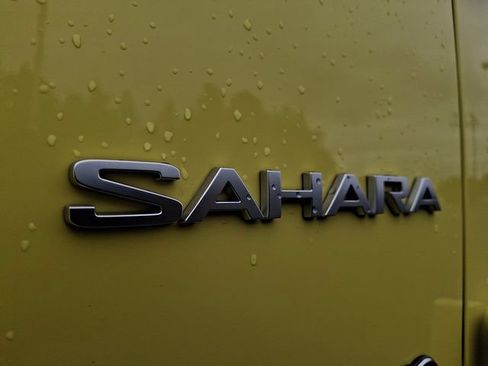 Used 2023 Jeep Wrangler Unlimited Sahara w/ Cold Weather Group AWD/4WD image 30
