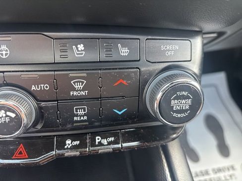 Certified 2024 Dodge Durango GT image 30