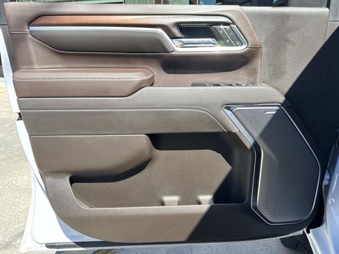 Used 2025 GMC Sierra 2500 Denali w/ Denali Reserve Package image 18