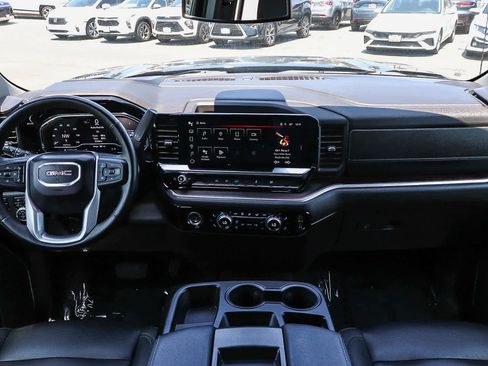 Used 2024 GMC Sierra 1500 SLT AWD/4WD image 18