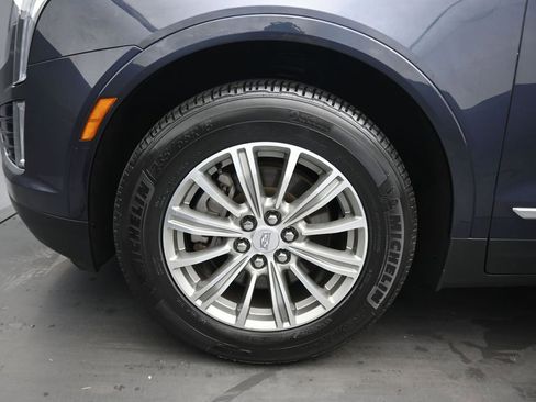 Used 2018 Cadillac XT5 Luxury w/ Driver Awareness Package FWD image 57