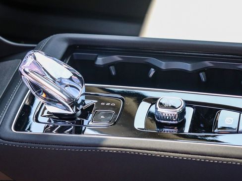 Used 2025 Volvo XC90 B6 Plus w/ Protection Package Premier AWD/4WD image 22