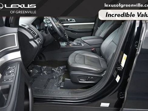 Used 2017 Ford Explorer XLT w/ Equipment Group 202A FWD image 11