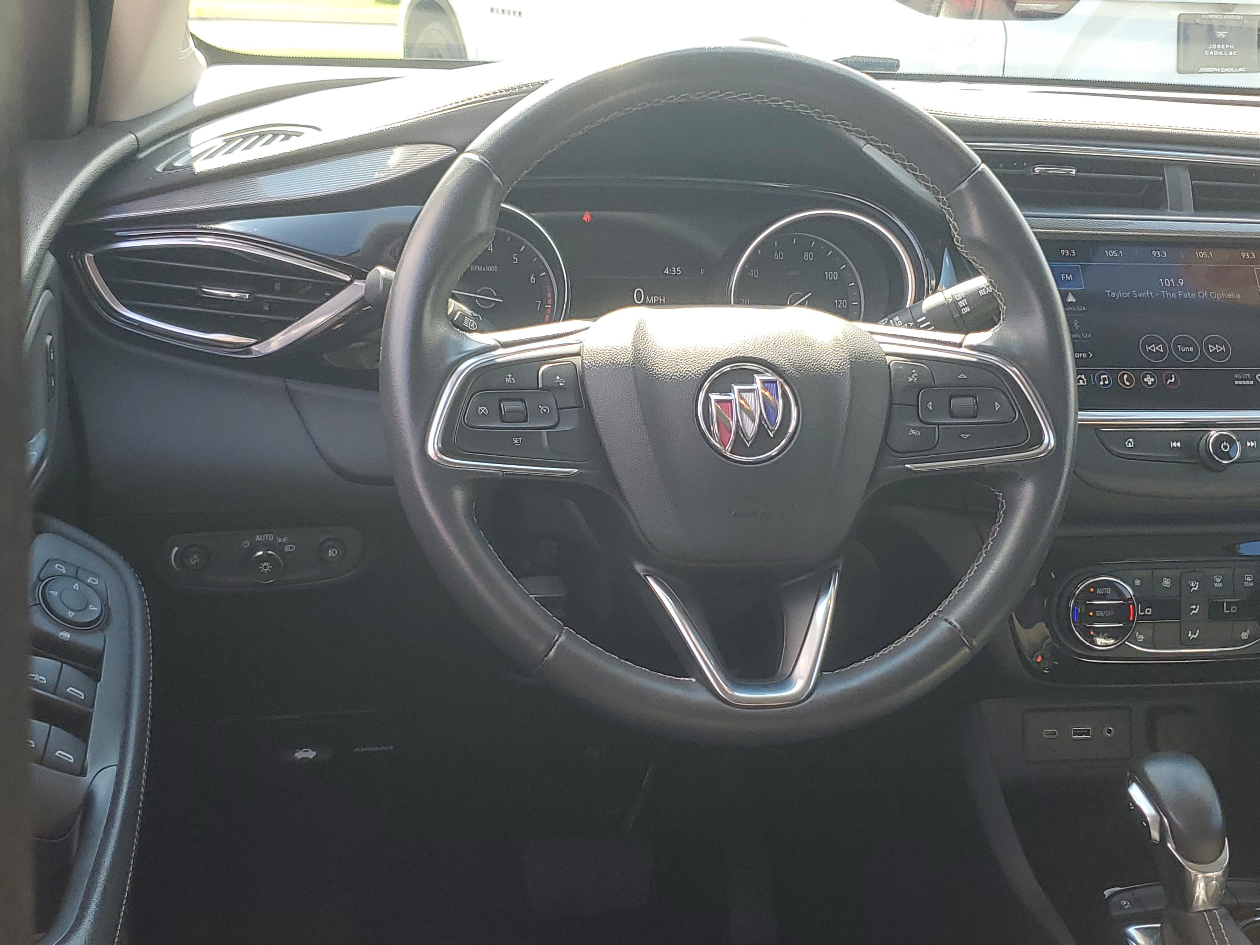Used 2022 Buick Encore GX Select w/ Sport Touring Package FWD image 12