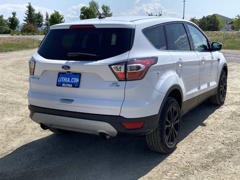 Used 2017 Ford Escape SE image 12