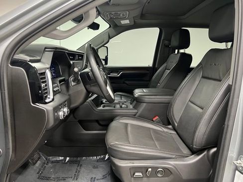 Used 2025 GMC Sierra 3500 Denali w/ Denali Reserve Package AWD/4WD image 23