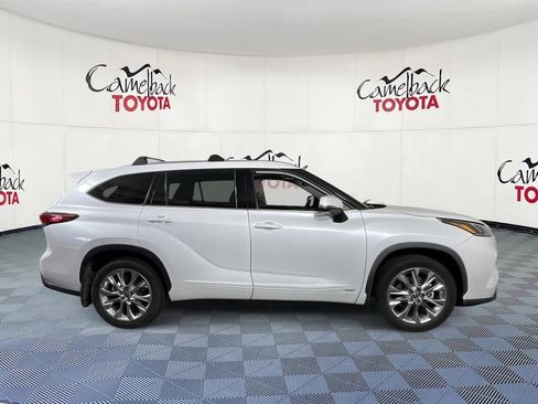Used 2022 Toyota Highlander Limited image 8