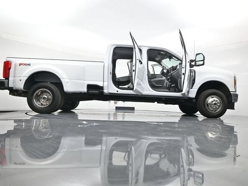 Used 2024 Ford F350 XL AWD/4WD image 54
