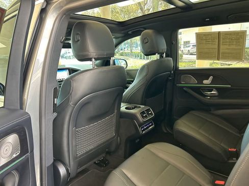 Used 2023 Mercedes-Benz GLS 450 4MATIC w/ AMG Line Exterior image 46