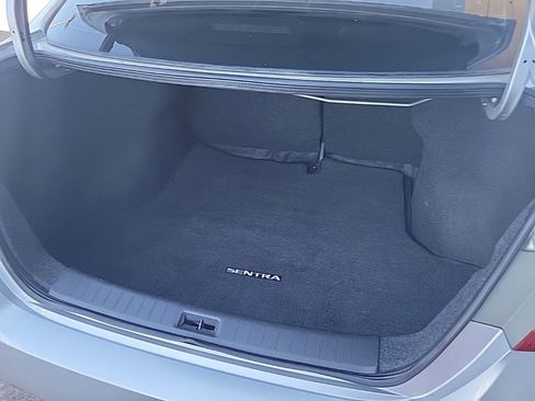 Used 2015 Nissan Sentra SV FWD image 14