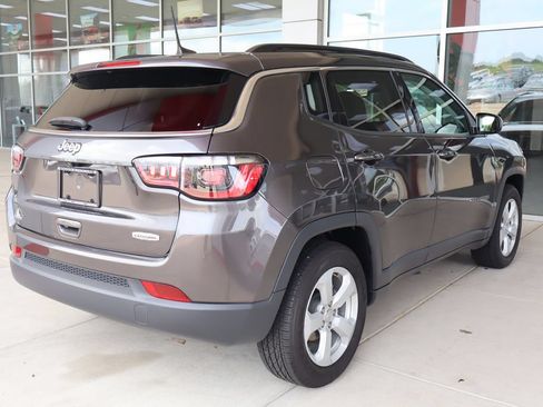 Used 2021 Jeep Compass Latitude w/ Convenience Group FWD image 10