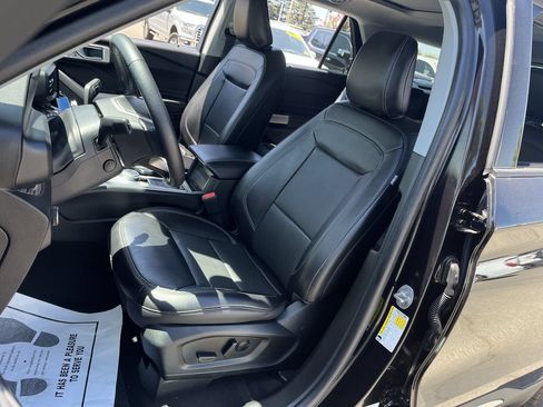 Used 2024 Ford Explorer Limited w/ Equipment Group 301A AWD/4WD image 19