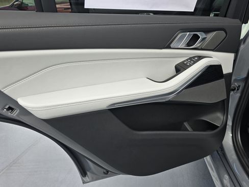 New 2026 BMW X7 xDrive40i w/ M Sport Package image 12