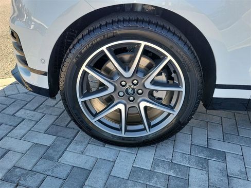 New 2026 Land Rover Range Rover Velar Dynamic SE image 13