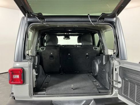 Used 2021 Jeep Wrangler Unlimited Sport AWD/4WD image 28