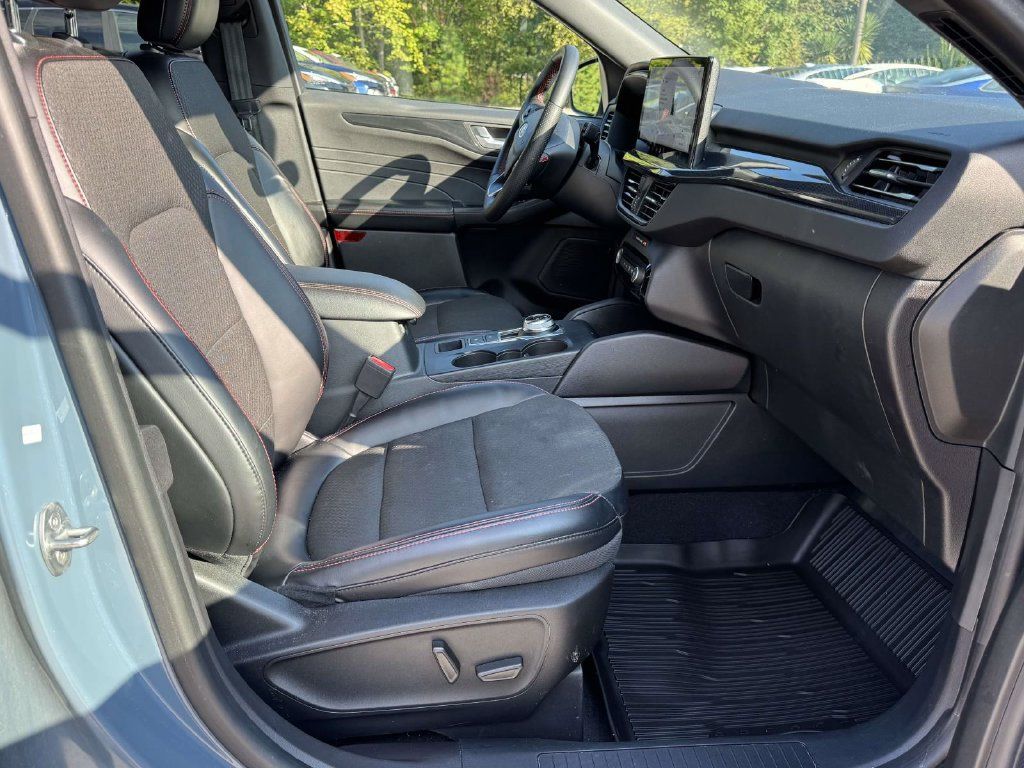 Used 2023 Ford Escape ST-Line Elite AWD/4WD image 14
