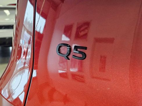 Used 2025 Audi Q5 Premium image 15