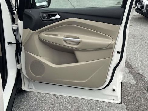 Used 2018 Ford Escape Titanium image 10