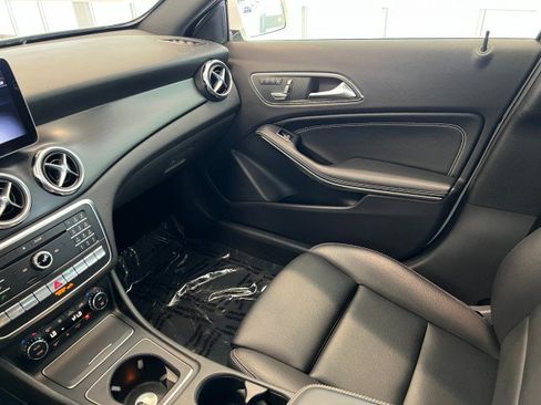 Used 2018 Mercedes-Benz GLA 250 4MATIC image 21