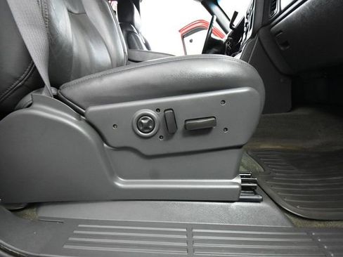 Used 2005 GMC Sierra 2500 SLT w/ Heavy-Duty Power Package image 42