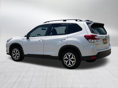 Used 2024 Subaru Forester Premium AWD/4WD image 5