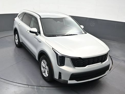 Used 2026 Kia Sorento LX FWD image 24