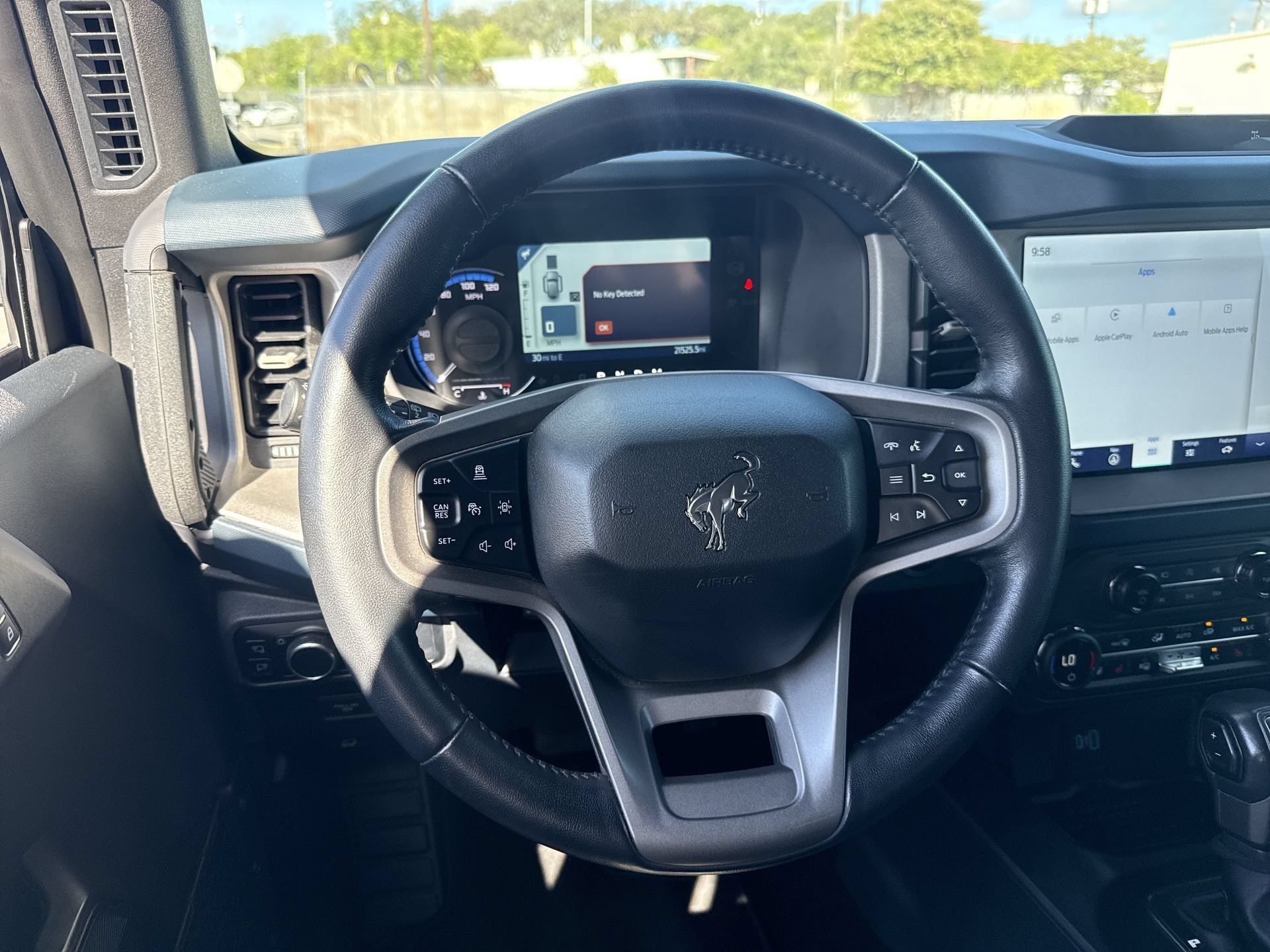 Used 2024 Ford Bronco Outer Banks AWD/4WD image 11