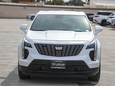 Used 2023 Cadillac XT4 Luxury w/ Cold Weather Package FWD image 2