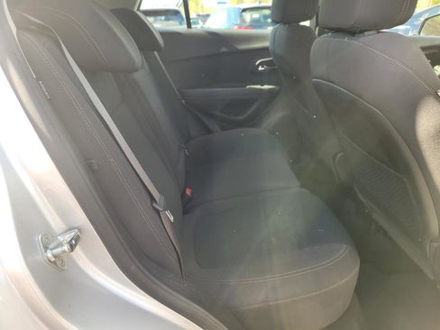 Used 2017 Chevrolet Trax LS FWD image 18