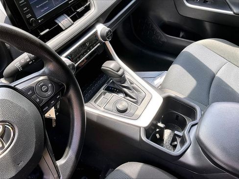Used 2022 Toyota RAV4 LE AWD/4WD image 14