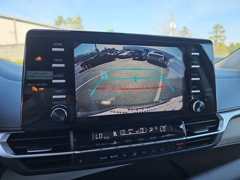 Used 2021 Toyota Sienna XLE image 28