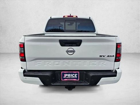 Used 2022 Nissan Frontier SV image 6