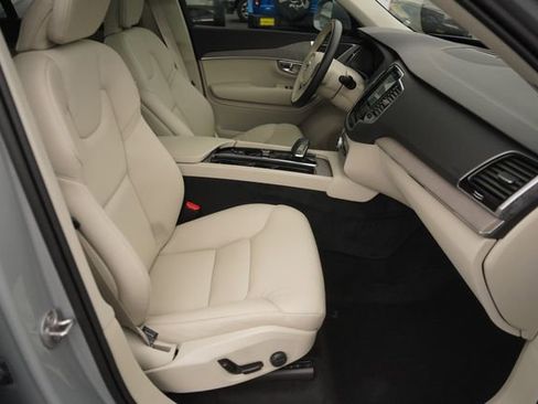 Used 2025 Volvo XC90 B6 Plus w/ Protection Package Premier AWD/4WD image 19