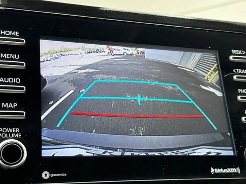 Used 2024 Toyota Camry SE image 20