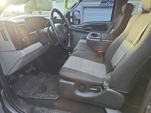 Used 2003 Ford F250 XL image 6