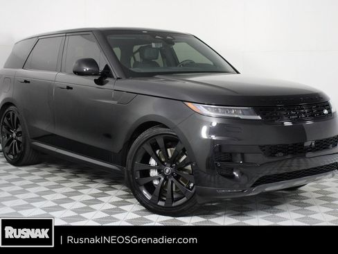 Used 2025 Land Rover Range Rover Sport SE AWD/4WD image 1