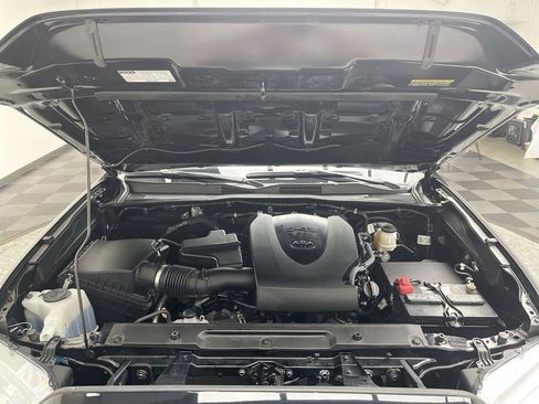 Used 2022 Toyota Tacoma SR AWD/4WD image 22