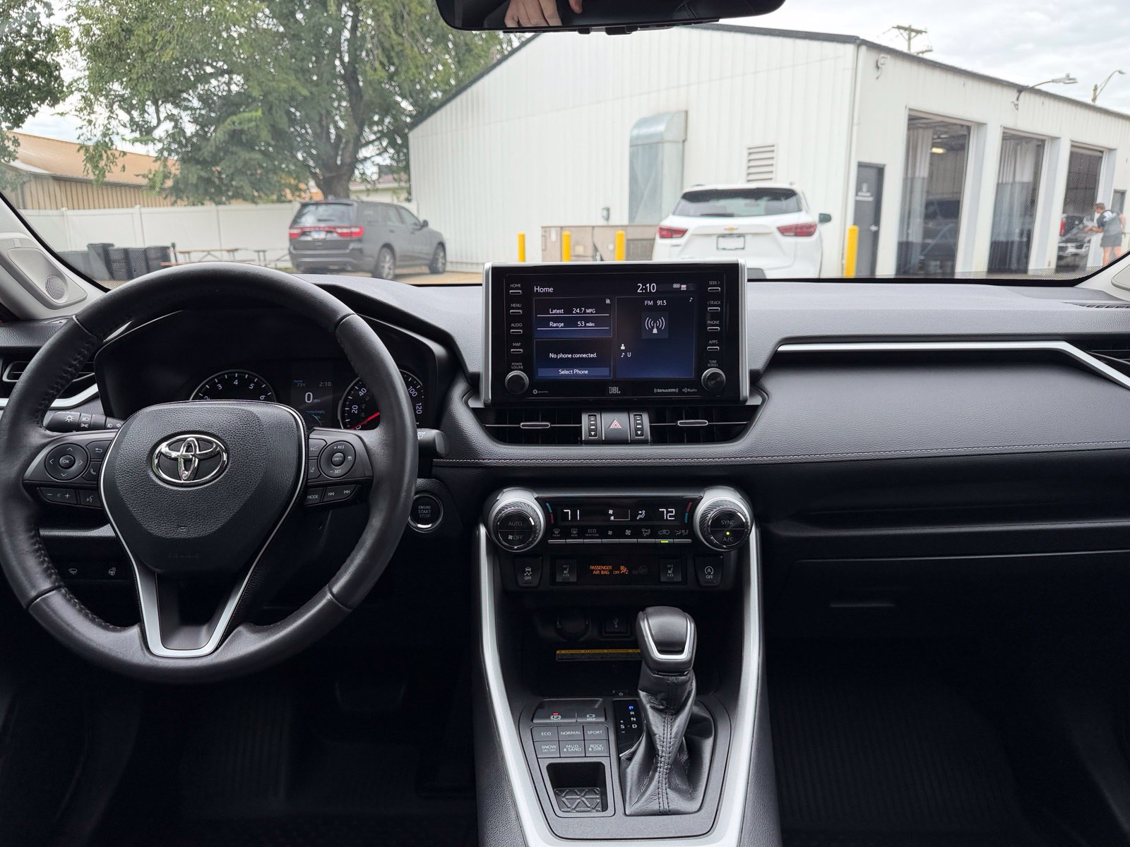 Used 2021 Toyota RAV4 XLE Premium AWD/4WD image 19