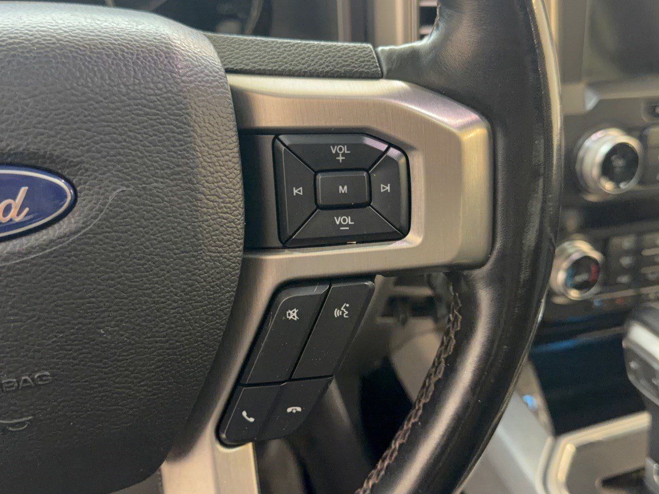 Used 2019 Ford F150 Platinum w/ Equipment Group 701A Luxury AWD/4WD image 19
