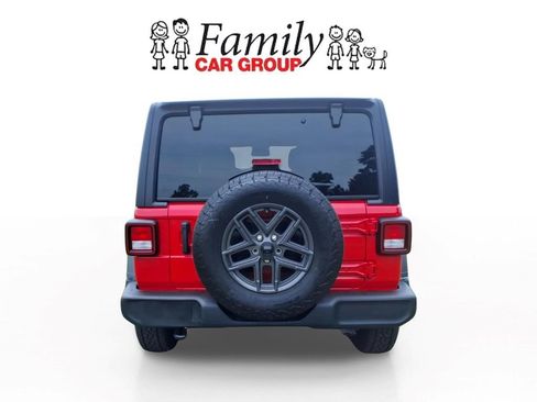 Used 2024 Jeep Wrangler Unlimited Sport AWD/4WD image 3