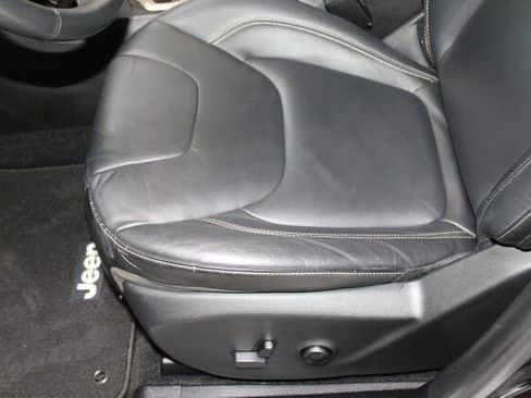 Used 2014 Jeep Cherokee Limited image 43