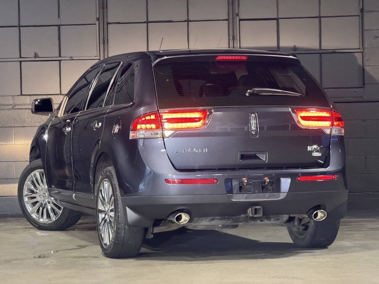 Used 2013 Lincoln MKX AWD image 3
